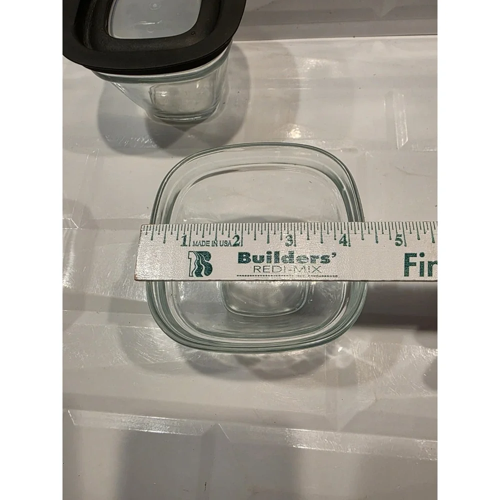 Rubbermaid Glass Food Storage Containers Lot - 2 - 1.5 Cup, 1 - 1 Cup & 5 Lids